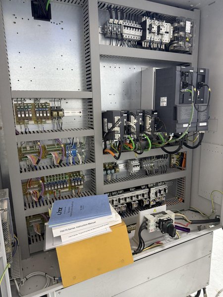 2013 Mitsubishi DV-1000 CNC Vertical Machining Center For Sale