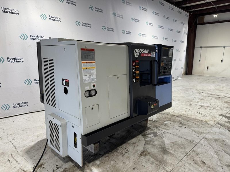Doosan Lynx 220LC CNC Turning Center Lathe, 2013 – Chip Conveyor