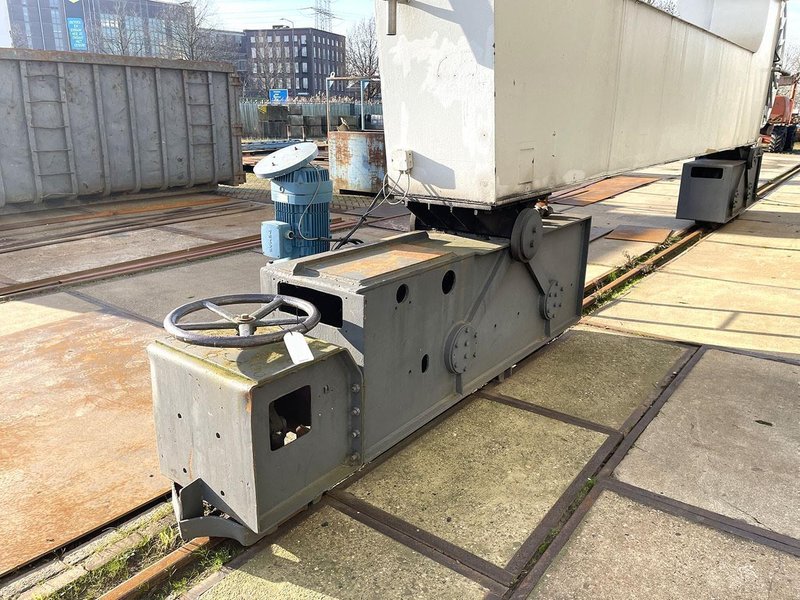 SWF - Gantry Crane 70 ton + 5 ton x 25 meter