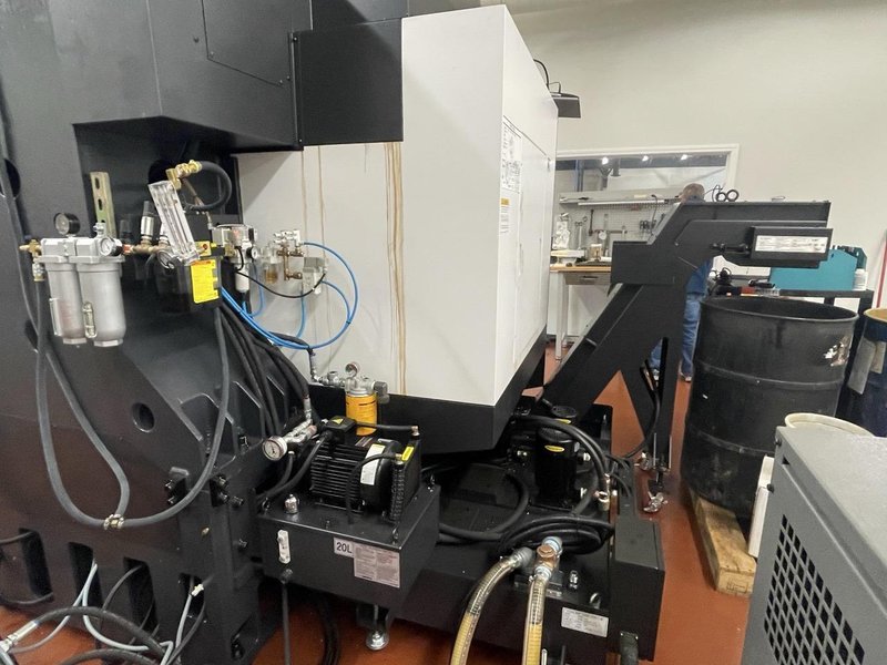 Hyundai WIA F400 VMC, 2017 – TSC, High Pressure Coolant, Rigid Tapping