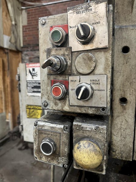 80 TON L &amp; J MODEL #80 OBI STAMPING PRESS, 4" STROKE: STOCK #22884