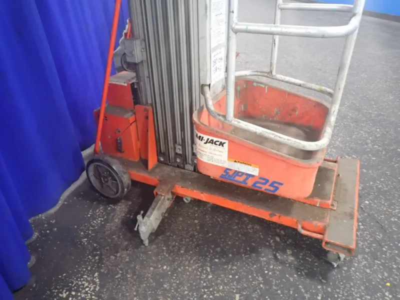 SKYJACK 350 LBS MANLIFT  -  SJP
