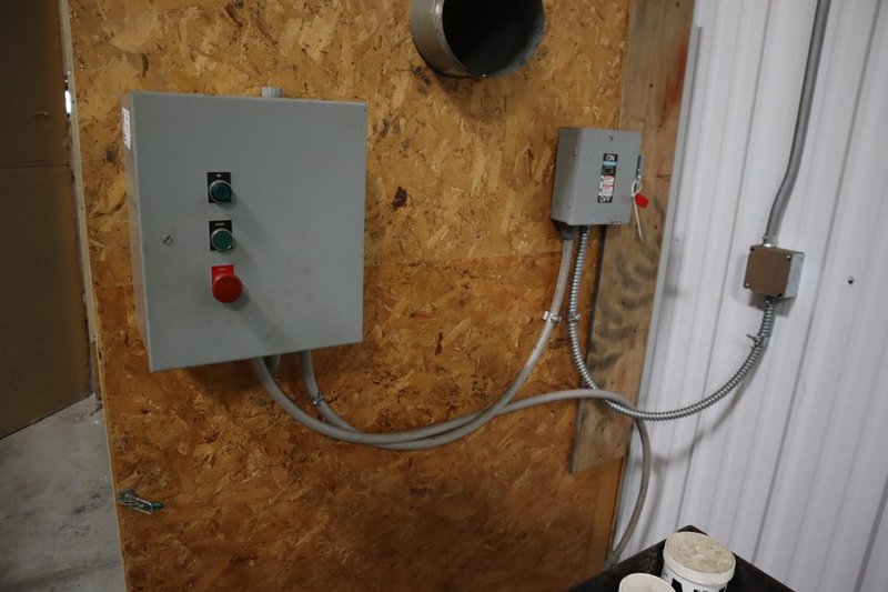 Dayton 5E820B Dust Collector W/ Bag &amp; Barrel- Auction Item