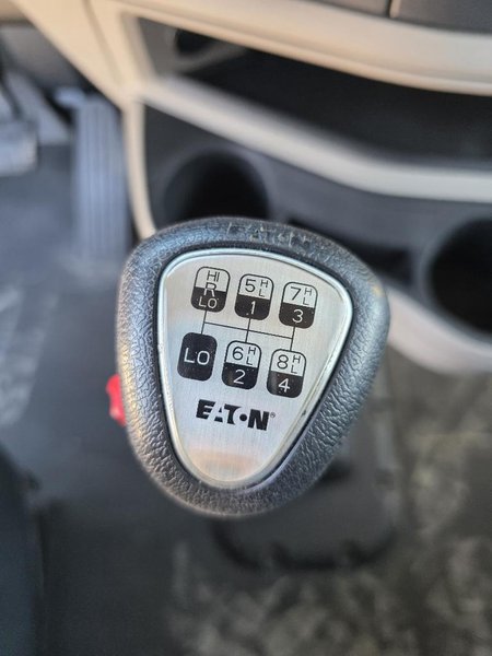 PETERBILT 567 - Trucks