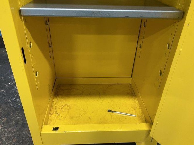 EAGLE 12 GALLONS FLAMMABLE LIQUID STORAGE CABINET  -  1925LEGS