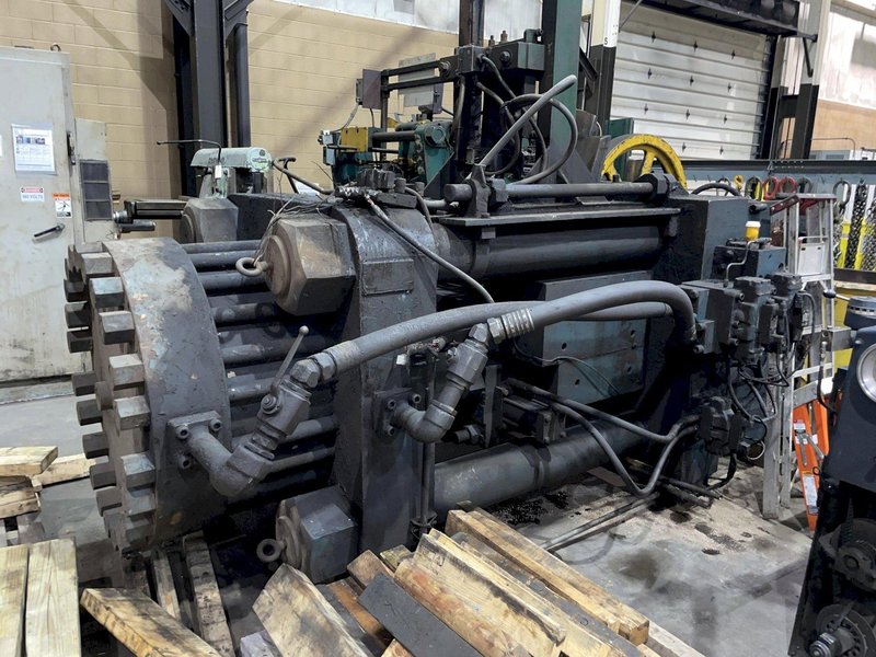 1000 TON AMD MODEL #1000-3030 HYDRAULIC 4-POST PRESS: STOCK #16722
