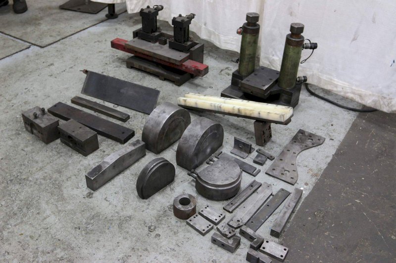 RICHARDS MODEL #MUB001 HYDRAULIC BENDER; STOCK #68712