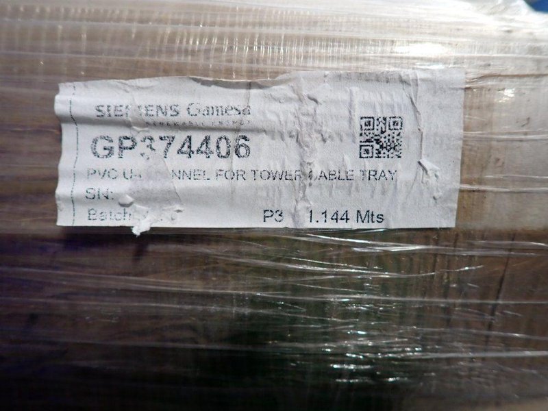 SIEMENS PLASTIC WIRE GUARDS  -  GP374406