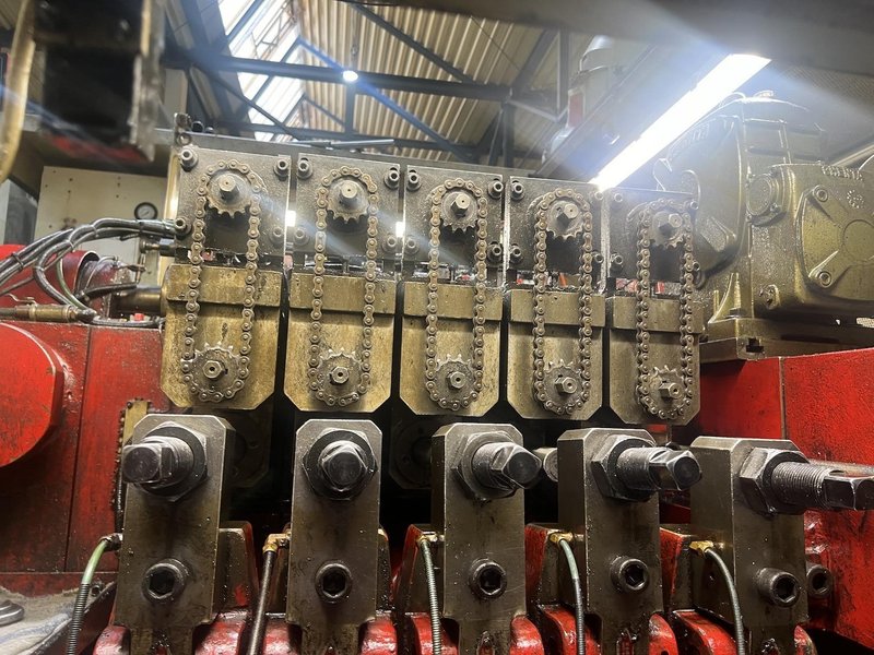 Chun-Zu Model CBP-165S Five Die Bolt Former