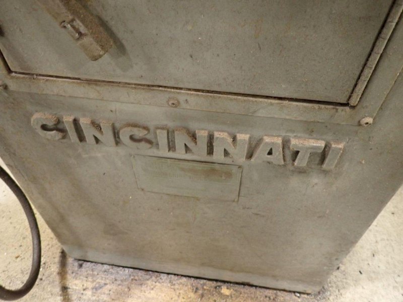 CINCINNATI #2 TOOL AND CUTTER GRINDER: YOBRO #24260