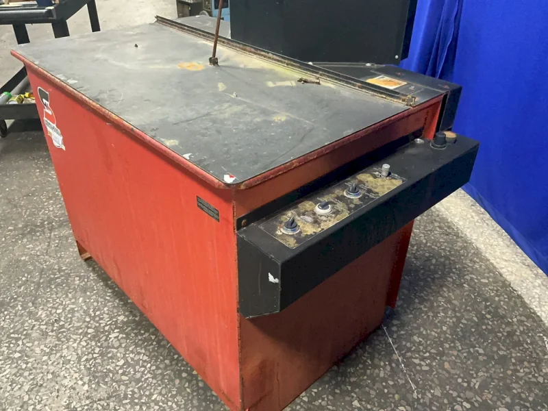 SAFETY-KLEEN 44" X 20" X 30" PARTS WASHER  -  81