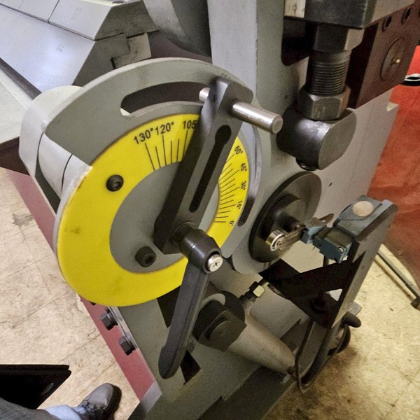 8' X 10GA GMC MODEL HBB-0810 HYDRAULIC BOX AND PAN BRAKE. STOCK # 0560425.