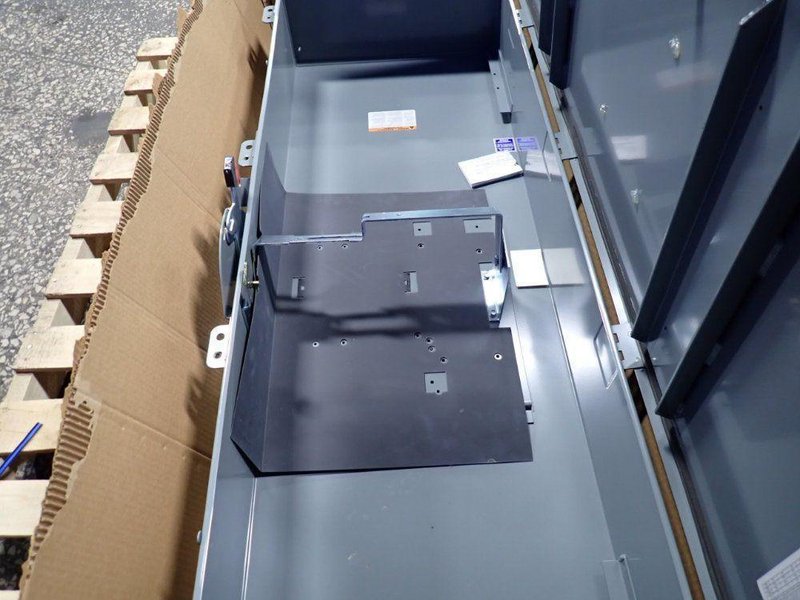 SQUARE D 600 A OUTDOOR BREAKER ENCLOSURE  -  L600AWK