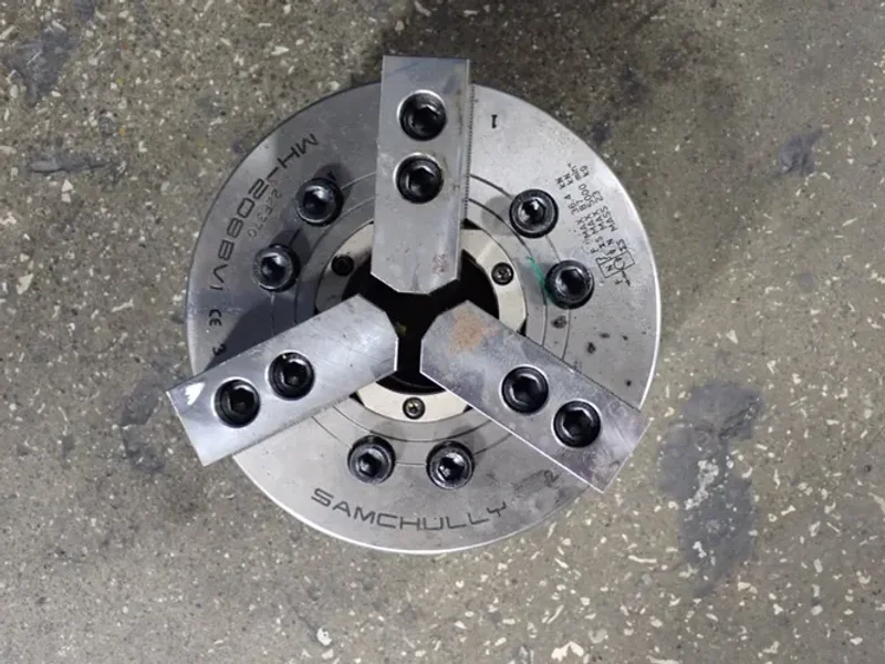 SAMCHULLY 9" 9" 3 JAW CHUCK  -  MH-208BVI