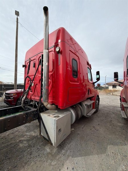 2020 Freightliner Cascadia 1FUJHHDV4LLLC1676