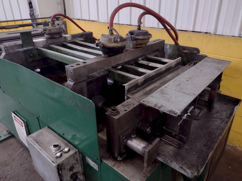 24" TRIAD DESIGN &amp; MFG FEEDER: STOCK #17013