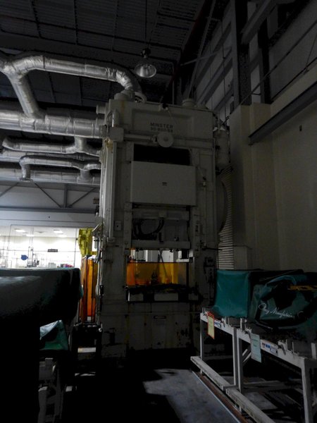 800 TON  MINSTER MODEL #90-800 KNUCKLE JOINT PRESS : STOCK #77652