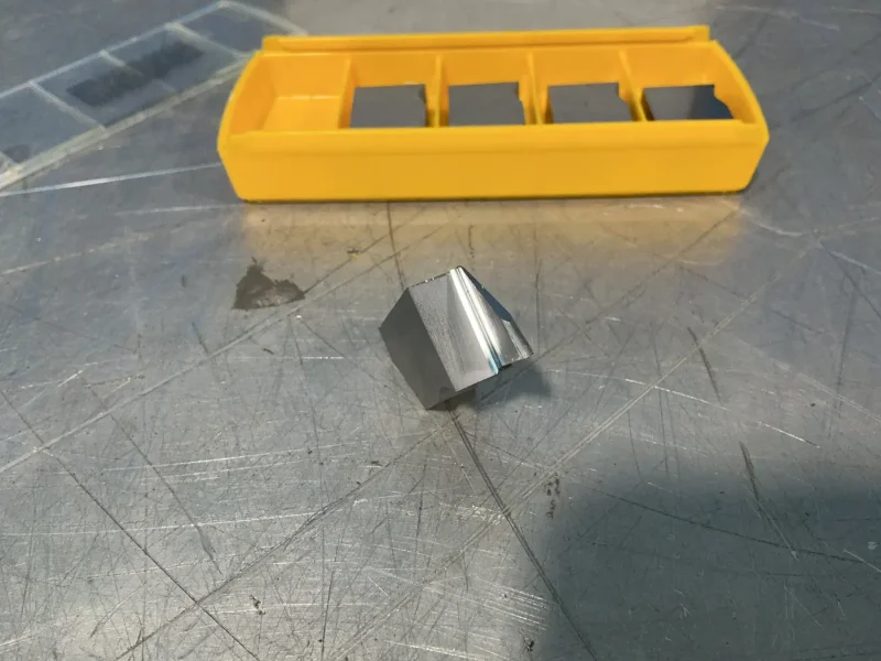 KENNAMETAL CARBIDE INDEXABLE INSERTS  -  DWG 216977