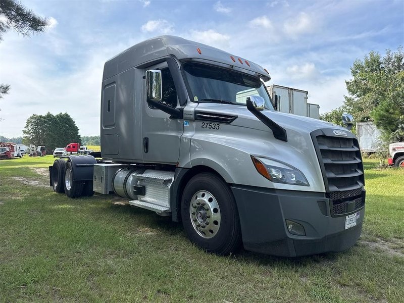 2020 Freightliner Cascadia 126 1FUJHHDV4LLMA8509