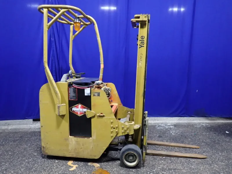 YALE 3000 LBS STAND-UP FORKLIFT  -  ESC-030G4S071