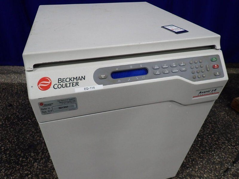 BECKMAN CENTRIFUGE   -  J-E