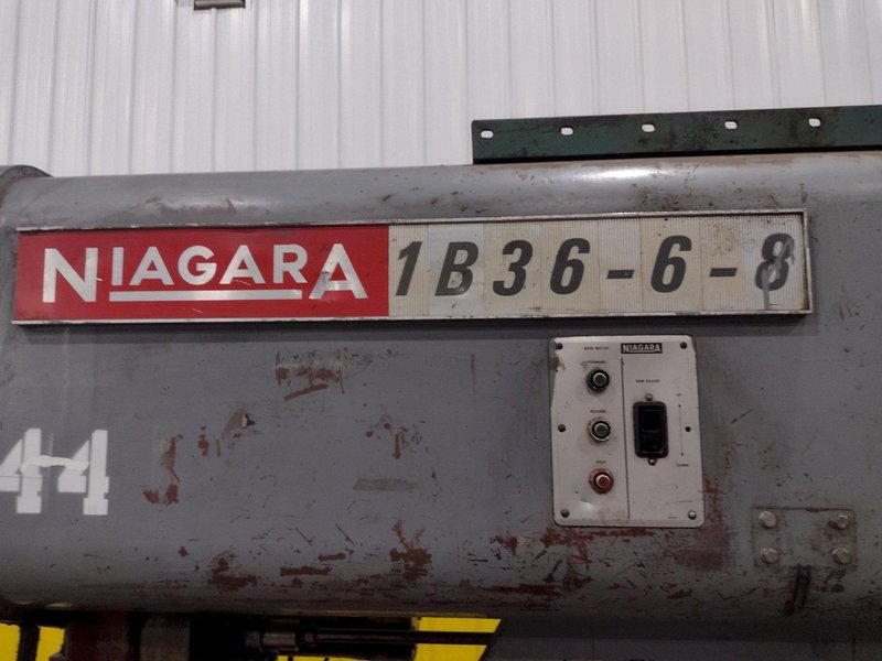 36 TON X 8' NIAGARA MODEL #1B36-6-8 MECHANICAL PUNCH PRESS: STOCK #23465