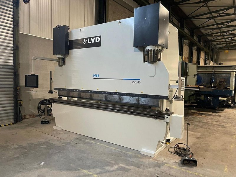 LVD PPEB - 250 ton x 4100 mm CNC