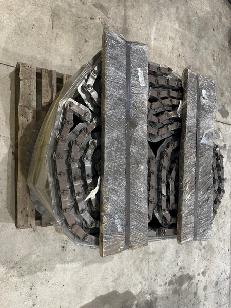 24" WIDE TITAN INDUSTRIES STEEL CONVEYOR BELT, NEW ON SKID: STOCK #21085