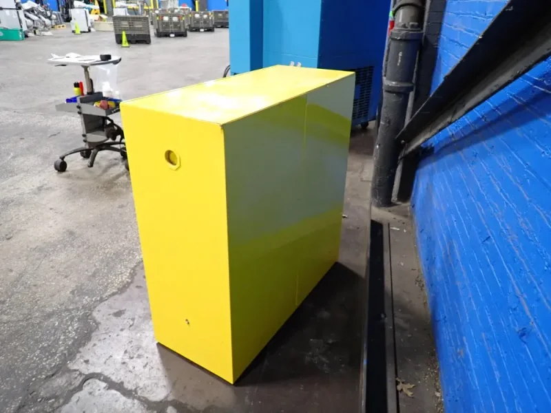 JUSTRITE 30 GAL FLAMMABLE LIQUID STORAGE CABINET