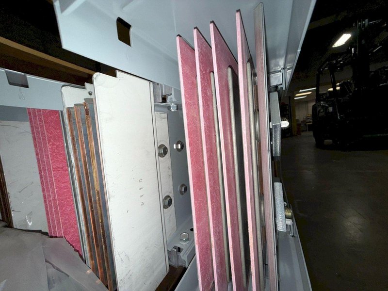 ABB 2500A Spectra Series Copper Flat Offset (Right) INDR, 600V, 3PH, 3G NEW