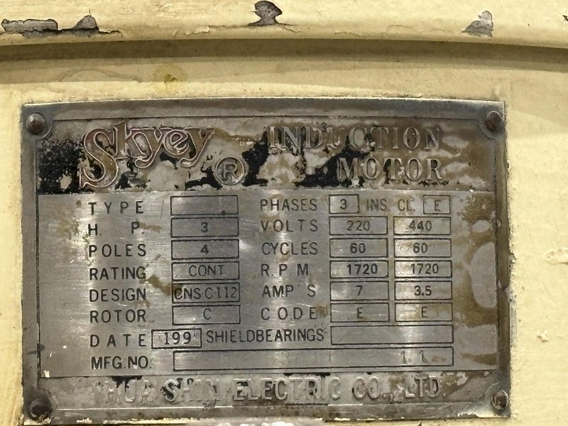 3 HP ACER MODEL #3VK3-HP RAM TYPE VERTICAL MILL WITH DIGITAL READ OUTS: STOCK #23061