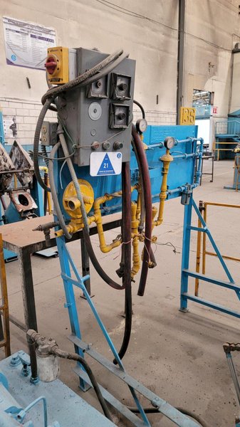 Dependable model 200sa shell core machine s/n 923 with gas panel and hydraulic