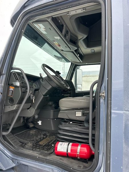 2021 Volvo VNL64T860 Stock #229000