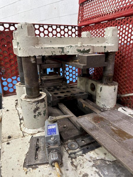 8 TON DAHLSTOM 4 POST CUT OFF PRESS: STOCK #78005