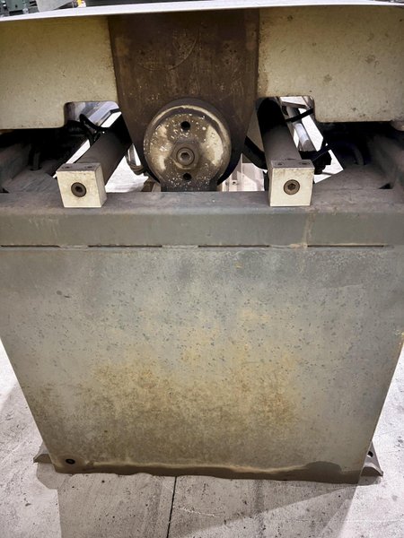 18" X 20" HYD-MECH MODEL #VW-18 VERTICAL BAND SAW w/ 45° MITER: STOCK #21928