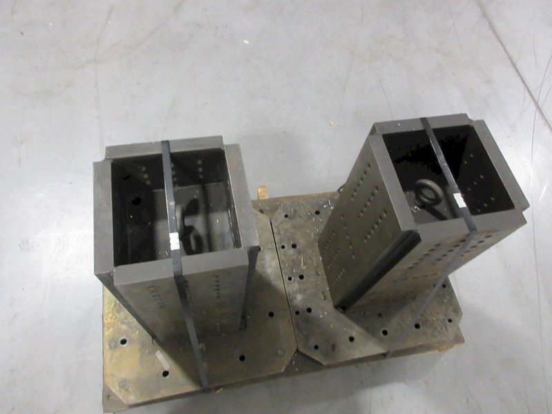 Machine Tombstones (2) with 500mm Pallet and 10" x 10" x 21.5" Column and 1/2-13" Tapped Holes- Auction Item
