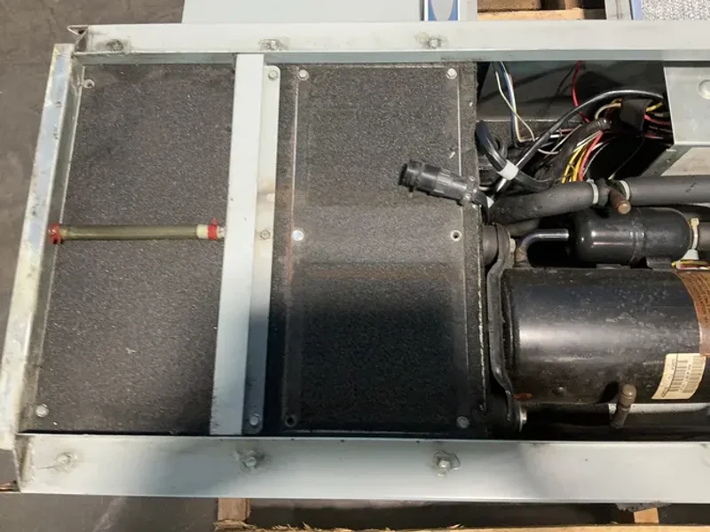 MCLEAN THERMAL ELECTRONIC ENCLOSURE AIR CONDITIONER   -  M52-1226-116
