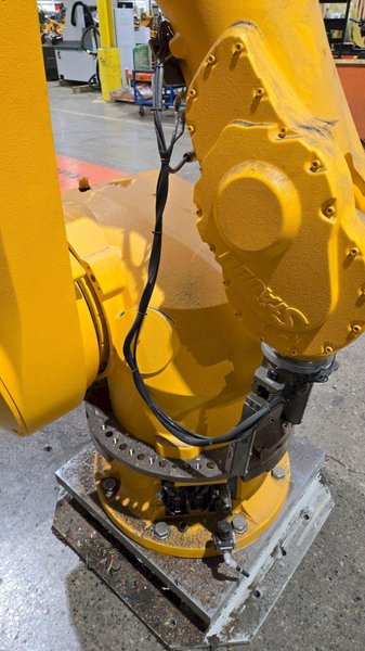 STAUBLI TX200 / CS8C TX200 ROBOT ARM AND CABINET USED