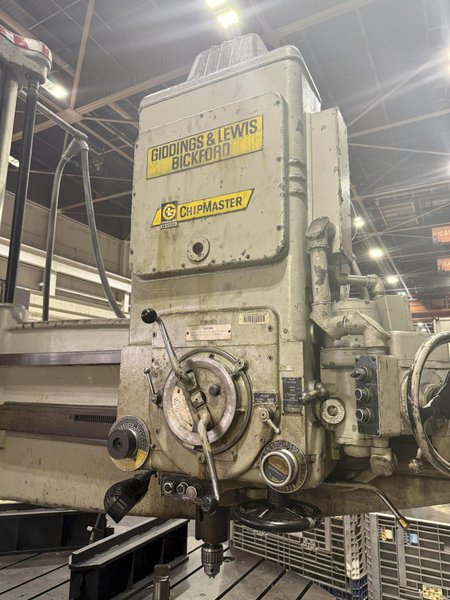 8&#039; ARM x 19&quot; GIDDINGS &amp; LEWIS MODEL #956-CHIPMASTER RADIAL ARM DRILL ON 360° T-SLOTTED BASE: STOCK #23544