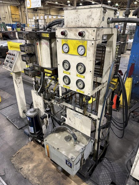 8,000 LBS FORCE CHAMBERSBURG MODEL #8 IMPACTOR HORIZONTAL FORGING MACHINE