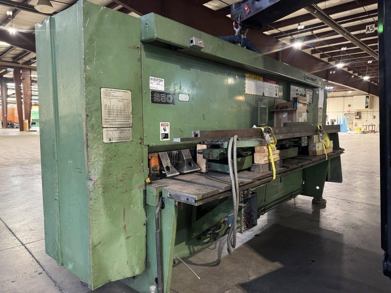 1/4″ x 10′ Cincinnati 250HSX10 Shear, 2000
