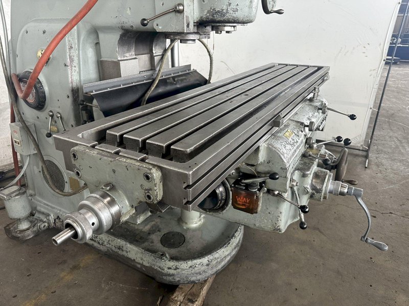 CINCINNATI NO. 4 VERTICAL MILL. STOCK # 0261724.