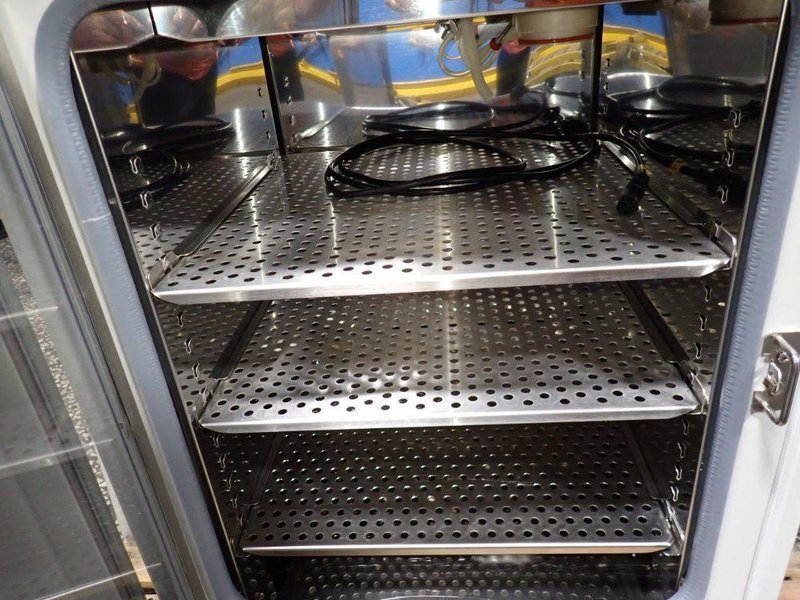 THERMO ELECTRON CORPORATION WATER JACKETED INCUBATOR  -  3110