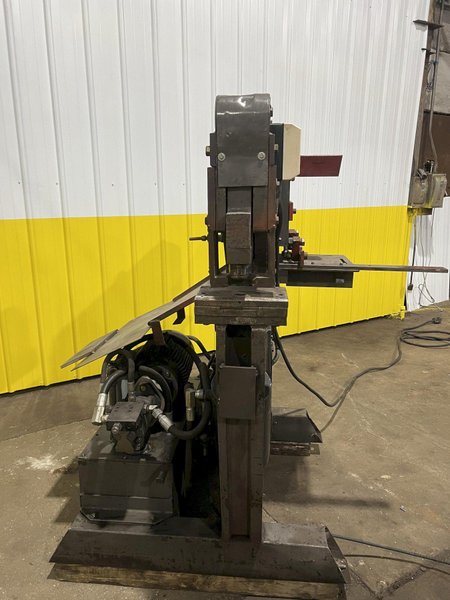 100 TON EDWARDS MODEL #JAWS IV HYDRAULIC IRONWORKER: STOCK #18429