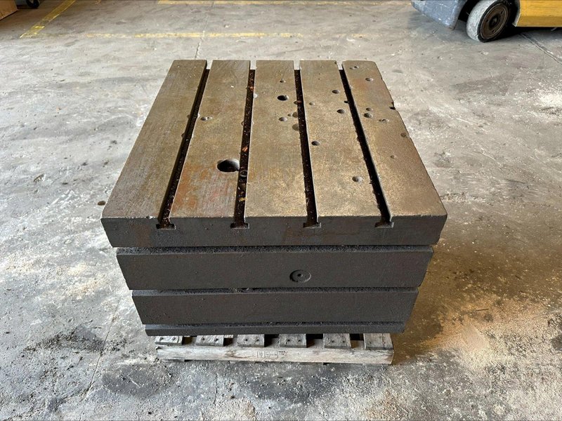 Used, 32&quot; x 28&quot; T-Slotted Tilting Box Table