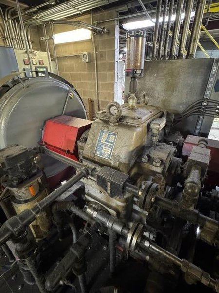 Marathon MagnaMax 930 kW (4160 V) Synchronous Generator Set with Lufkin NM1000C Gear Drive, 2011 Skid‑Mounted