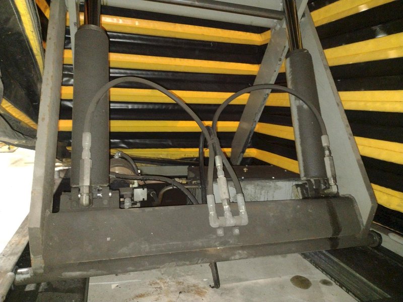 1,000 LB AMERICAN LIFTS MODEL T1-60-040 ELECTRIC PLAFORM LIFT: STOCK #20584