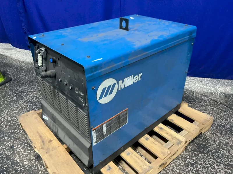 Miller  450 A  Welder  - Auto Deltaweld 452