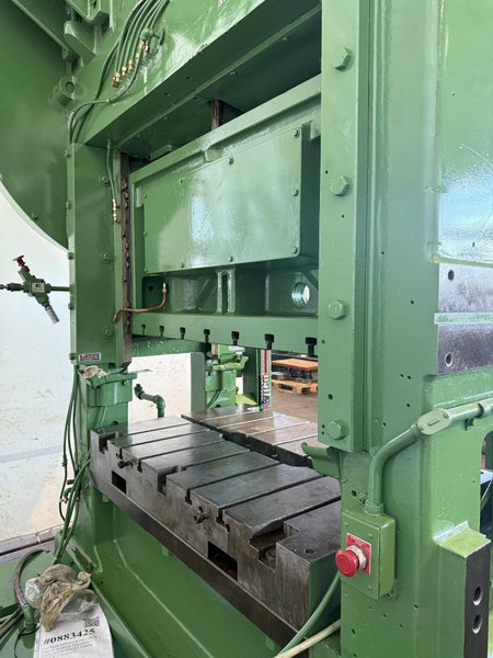 100 TON MINSTER P2-100-48 PIECE MAKER STRAIGHT SIDE HIGH SPEED PRESS. STOCK # 0883425