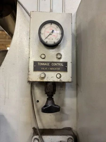 USED PACIFIC JENESIS SERIES I J-100-10 10' X 100 TON SINGLE AXIS CNC HYDRAULIC PRESS BRAKE